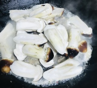 松茸炖鸡汤的做法步骤：5