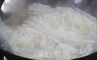 萝卜鸡蛋丝汤的做法步骤：6