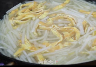 萝卜鸡蛋丝汤的做法步骤：7