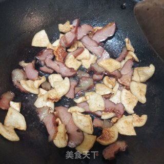 萝卜干炒腊肉的做法步骤：7