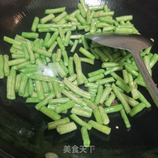 青椒炒豇豆的做法步骤：6