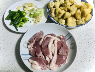 板栗炖鸭#下饭菜#的做法步骤：2
