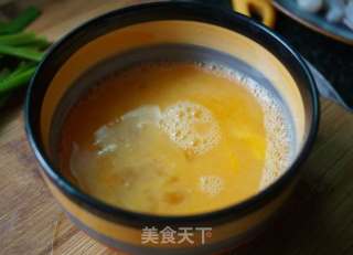 黄金虾仁炒蛋。的做法步骤：3