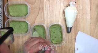 抹茶蜜豆盒子蛋糕，淡淡茶香配上甜蜜奶油，清新不甜腻。的做法步骤：16