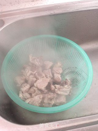排骨火锅的做法步骤：1