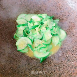青椒炒西葫芦的做法步骤：6