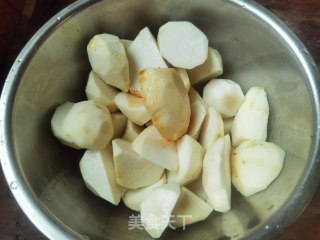 豉油排骨蒸芋头的做法步骤：2