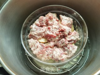 豉油排骨蒸芋头的做法步骤：4
