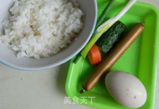 家常火腿炒饭的做法步骤：1