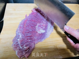 超级简单的香煎猪里脊的做法步骤：1