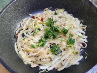 家常炒白菜帮的做法步骤：8
