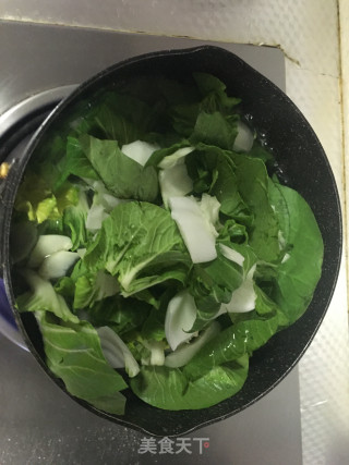 鸡肉肠青菜汤的做法步骤：3