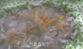 豌豆瘦肉汤的做法步骤：3