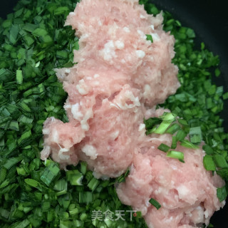 韭菜肉馅煎饼的做法步骤：6