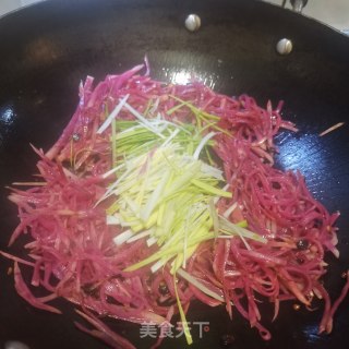 辣炒心里美萝卜丝的做法步骤：7