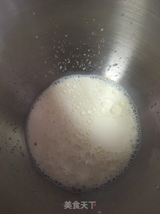 豆沙花朵面包的做法步骤：1