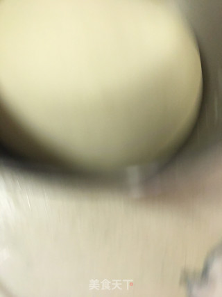 豆沙花朵面包的做法步骤：8