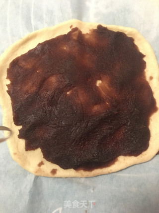 豆沙花朵面包的做法步骤：10