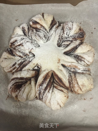 豆沙花朵面包的做法步骤：14