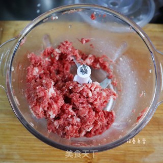 炸羊肉丸子❤️外酥里软小时候的味道❤️的做法步骤：2