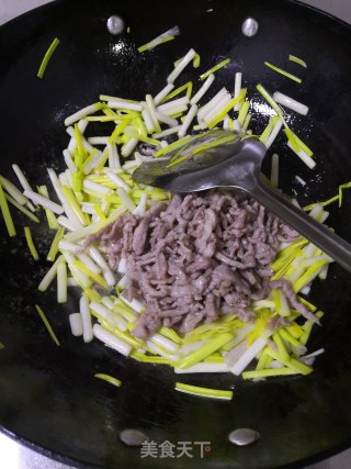 韭黄肉丝的做法步骤：13