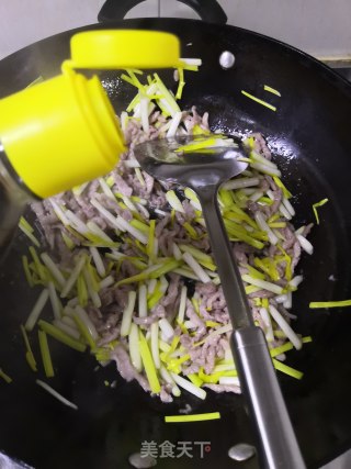 韭黄肉丝的做法步骤：14