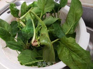 菠菜炒豆腐的做法步骤：2