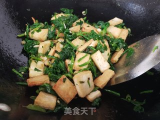 菠菜炒豆腐的做法步骤：5