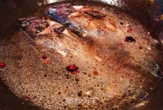 鹌鹑蛋豆腐炖黑鱼的做法步骤：6