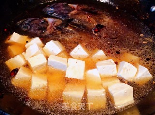 鹌鹑蛋豆腐炖黑鱼的做法步骤：7