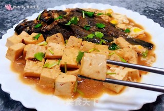鹌鹑蛋豆腐炖黑鱼的做法步骤：14