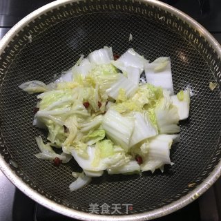 白菜炖粉条的做法步骤：2