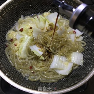 白菜炖粉条的做法步骤：5