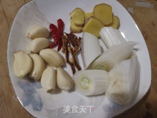 翅根炖土豆的做法步骤：2