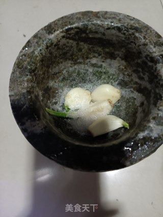 苦菊拌小黄花鱼的做法步骤：3