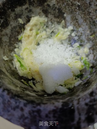 苦菊拌小黄花鱼的做法步骤：4