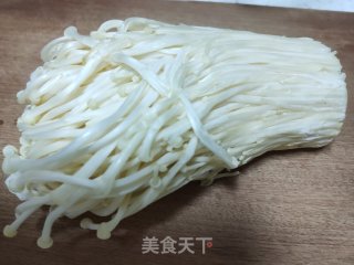凉拌金针菇的做法步骤：1