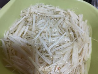 凉拌金针菇的做法步骤：3