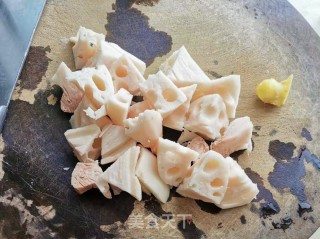 莲藕绿豆排骨汤的做法步骤：4