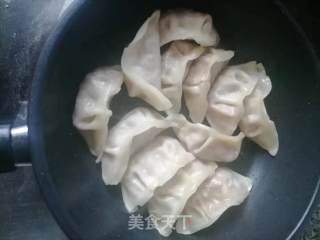白萝卜猪肉煎饺的做法步骤：3