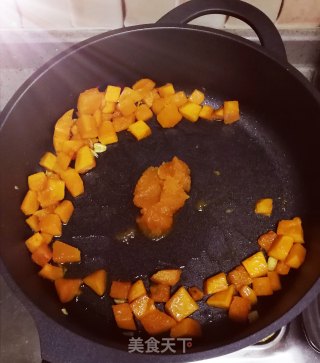 咸蛋黄南瓜????的做法步骤：2