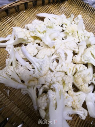 炝炒花菜的做法步骤：1
