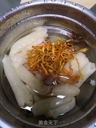 竹荪排骨冬瓜汤的做法步骤：3