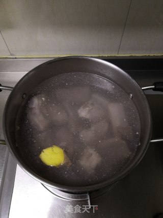 竹荪排骨冬瓜汤的做法步骤：5