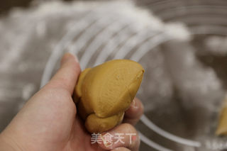 红糖馒头----零失败做光滑柔软的大馒头的做法步骤：12