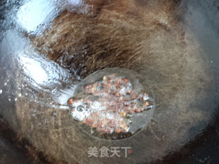 椒油炖鸡翅的做法步骤：3