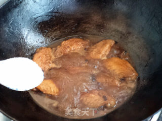椒油炖鸡翅的做法步骤：7