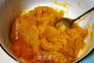 南瓜发面花卷的做法步骤：1