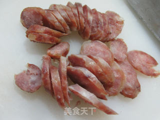 香肠炒虾仁的做法步骤：5