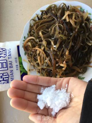 海带丝这样做让你吃不停的做法步骤：2